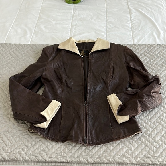 Genuine leather jacket purchased in Florence, Italy! - Picture 3 of 9